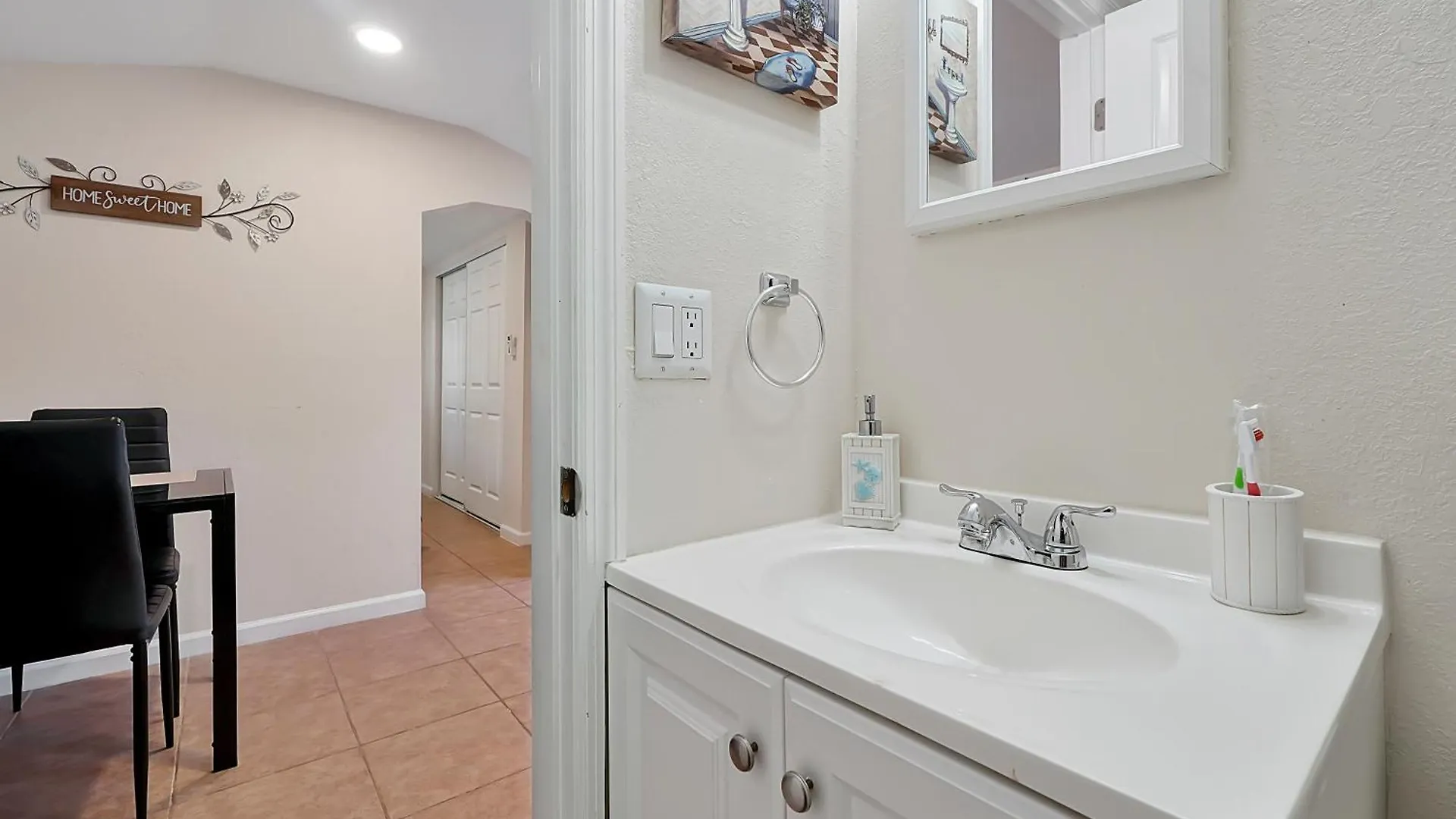 Comfortable Private Room In Tampa: Villa Romantic. Apartment Tampa